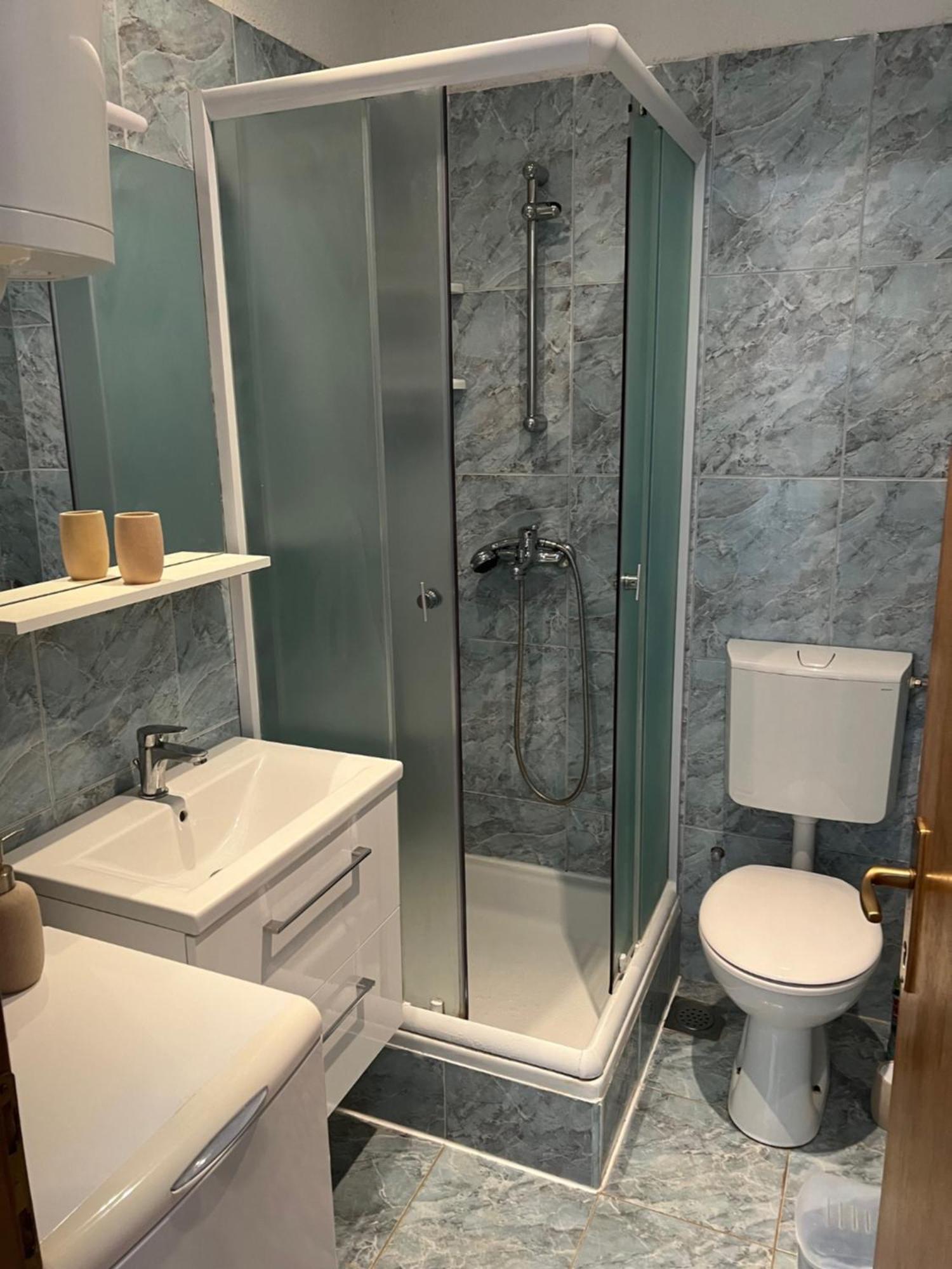 Apartmani Anna Vir Esterno foto